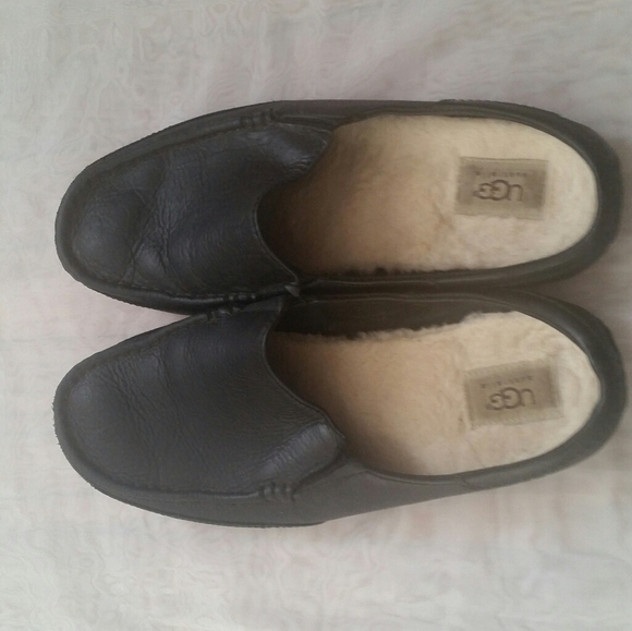Ugg Shoes black leather loafer slip-on fur insole